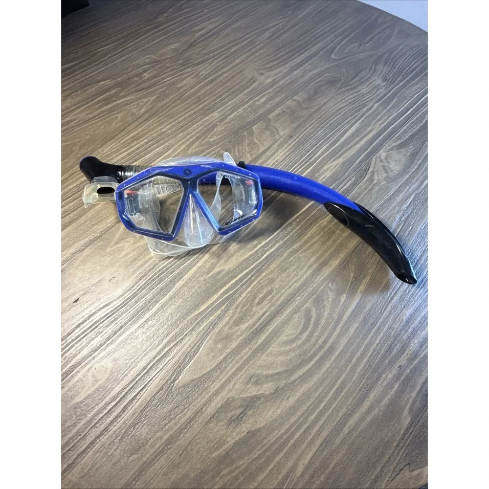 U.S. Divers Proflex Snorkel Set Adult Medium 7-10 Mask Fins Snorkel Travel Bag